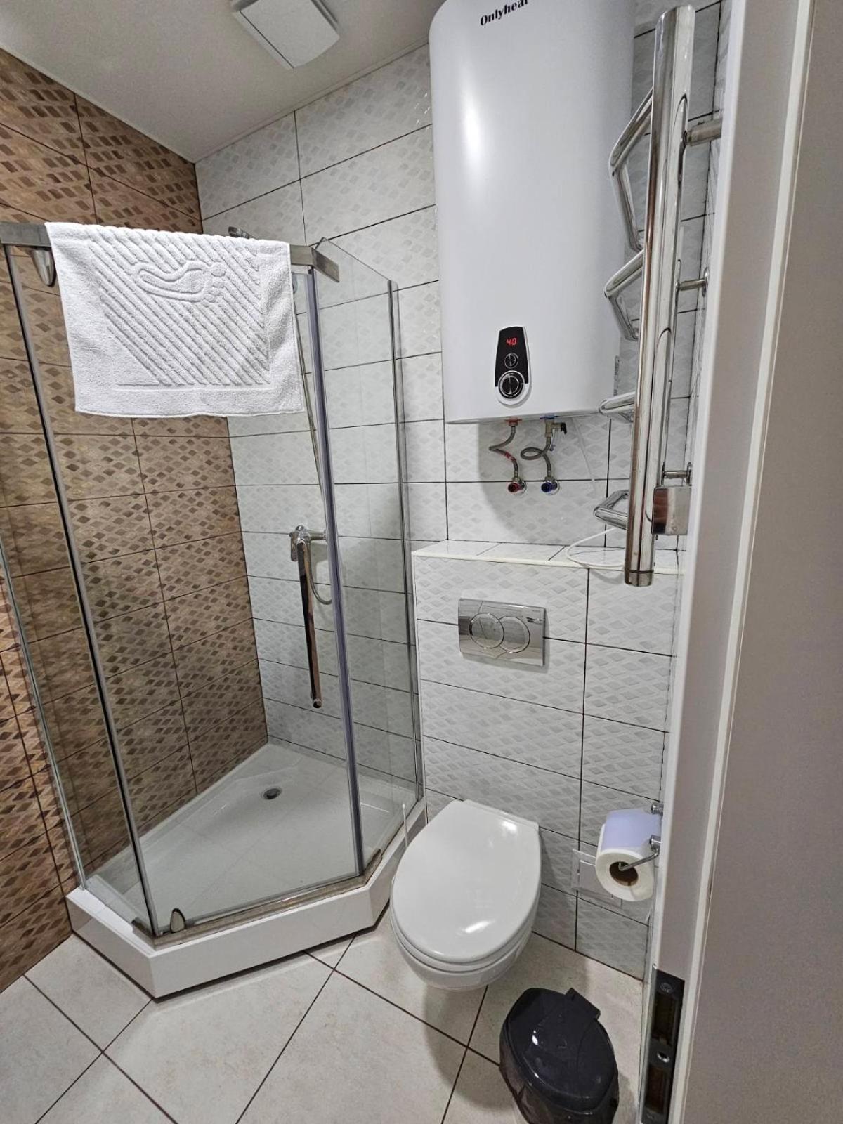Mansarda Iris Hotell Kiev Eksteriør bilde